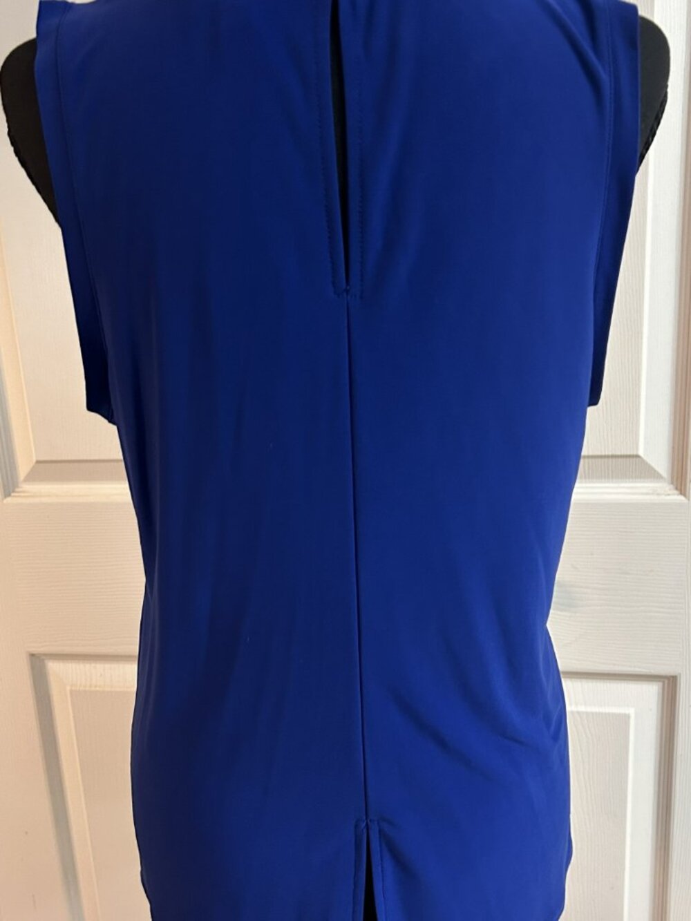 Vince Camuto Crewneck Split Back Keyhole Tank Top - Picture 3 of 5